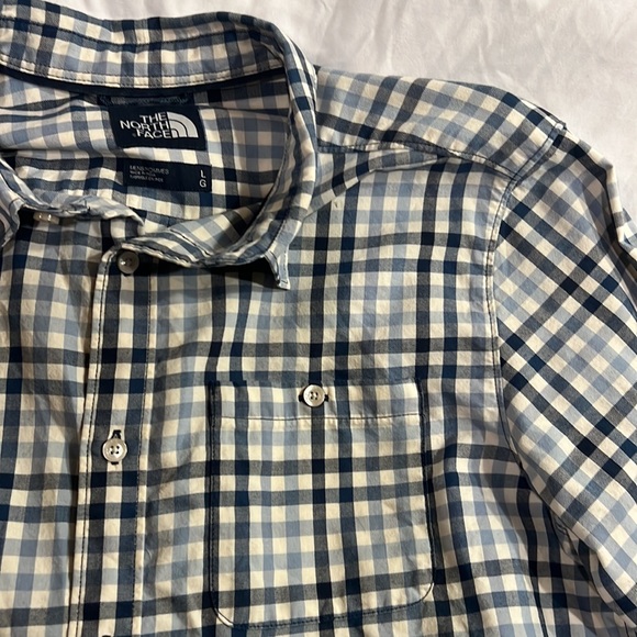 North Face men’s Large Button Down Shirt - Picture 4 of 6